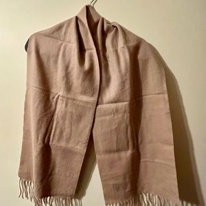 Laurant Bennet 100% cashmere scarf. Light camel colored.